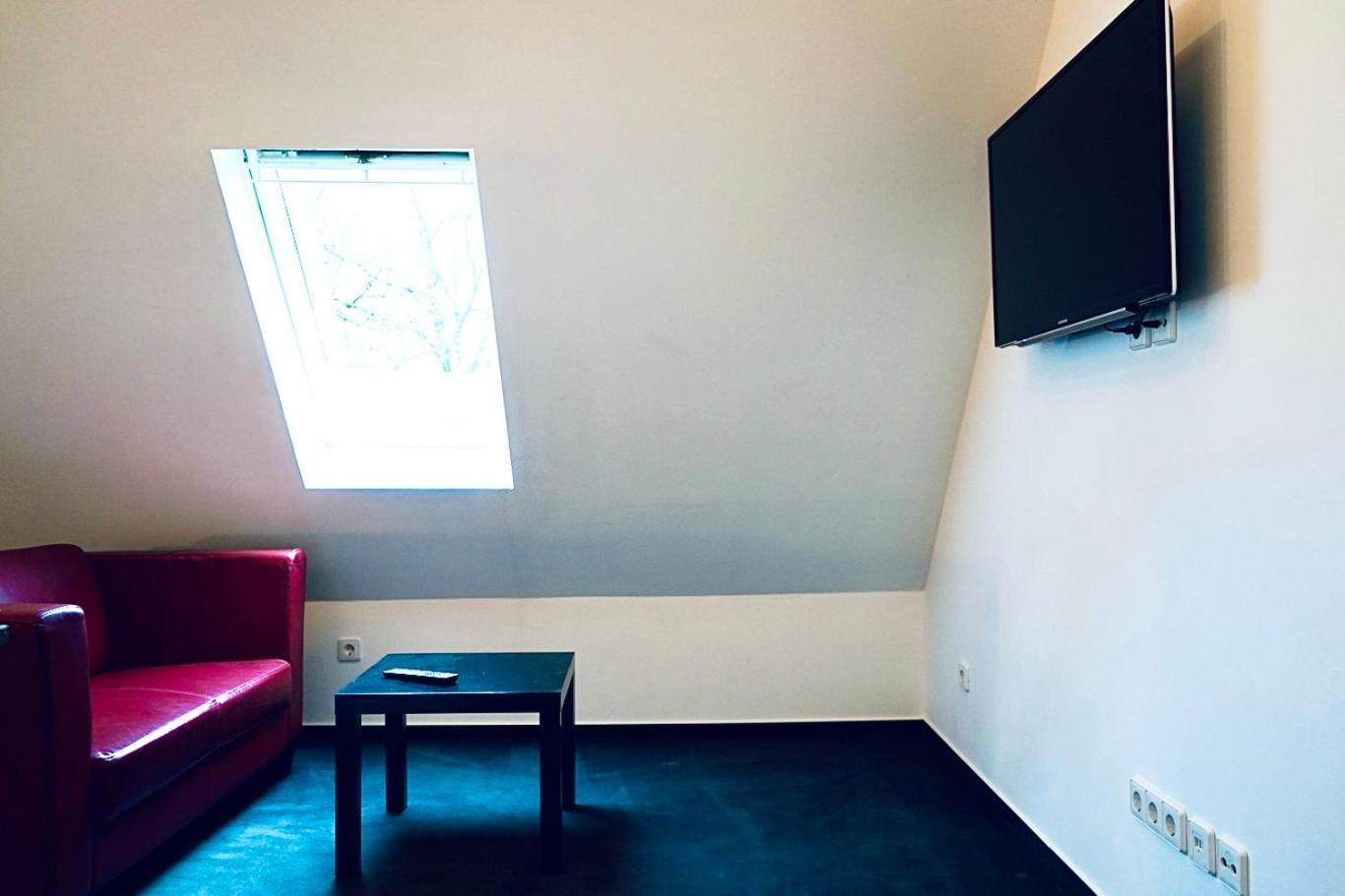 Haus Im Gruenen Fuer 6 Personen-3 Schlafzimmer- 3 Baedern -Waschmaschine-Grosse Terrasse- Vollausgestattete Kueche Вольфсбург Екстер'єр фото